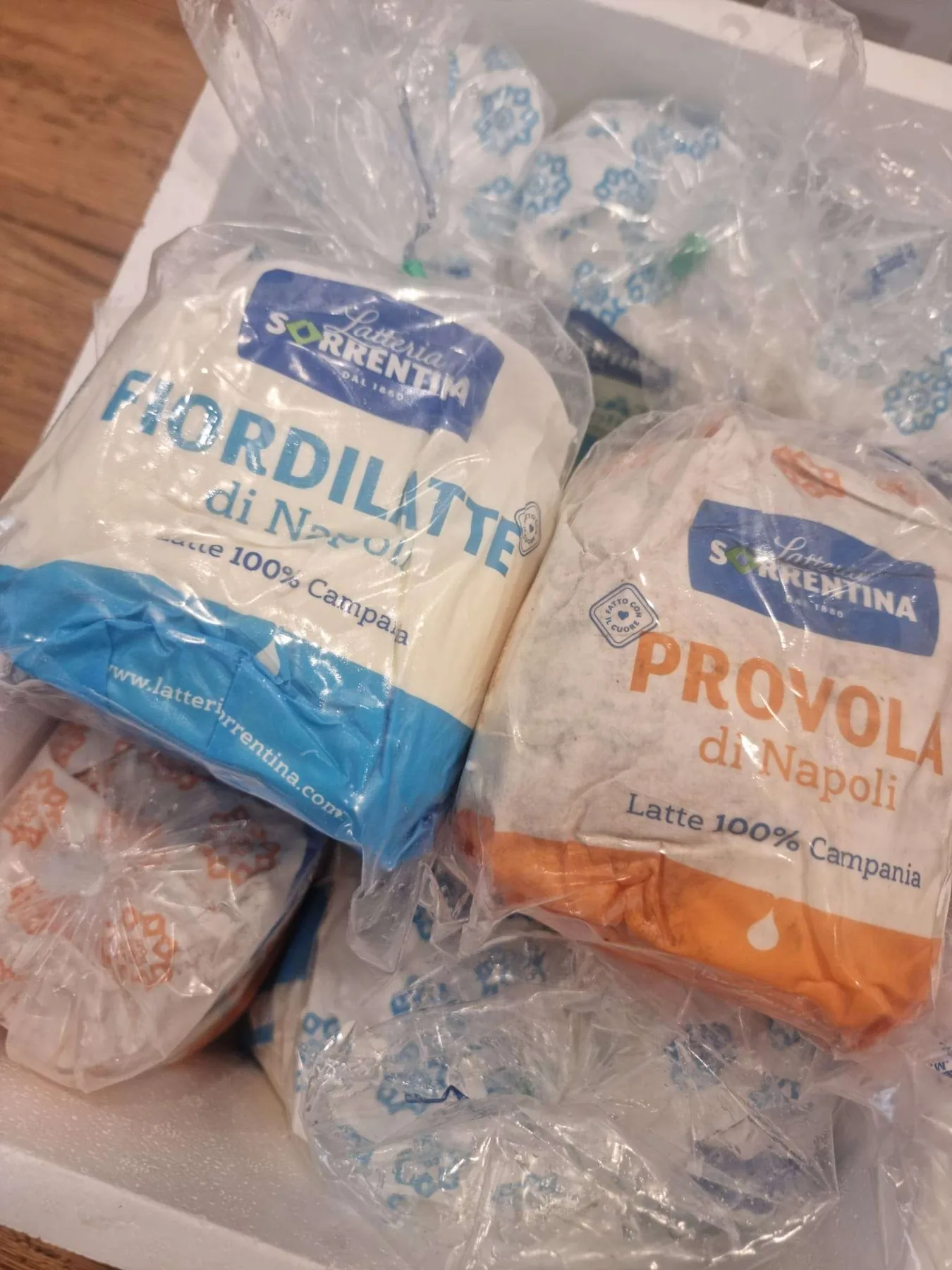 Fiordilatte e provola utilizzati da Autentica Pizzeria